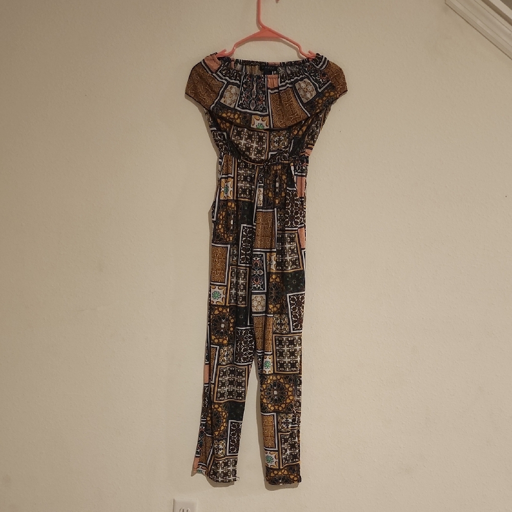 Elegant Geometric Jumpsuit in Black and Brown